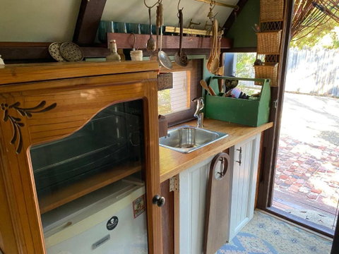 Gypsy Van Tiny House With Unique Outdoor Bathroom, WIFI & Firepit - Accommodation Sunshine Coast 4
