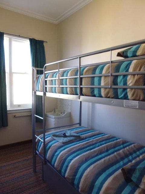 Happy Backpacker - Accommodation Sunshine Coast 2
