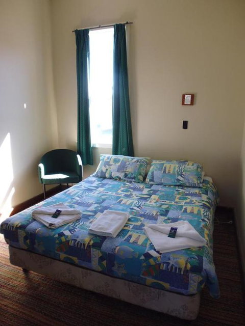 Happy Backpacker - Accommodation Sunshine Coast 0