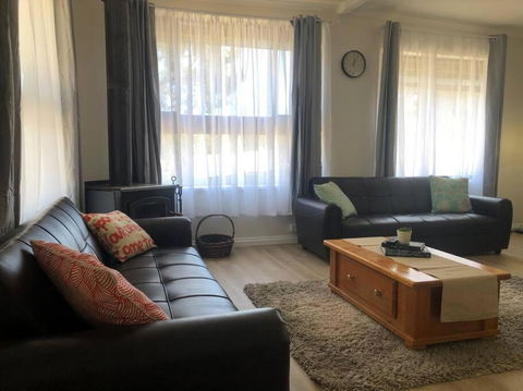 Heart Of The Farm Country Cottage In Tallarook - Accommodation Sunshine Coast 2
