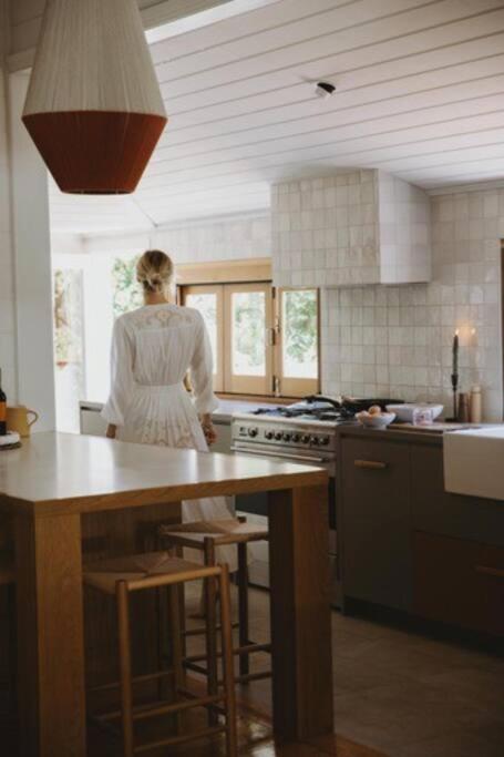 Herrings House, An Iconic Designer Nature Retreat - Accommodation Sunshine Coast 3
