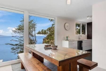 Hidden Bay Retreat-5 Bed- 15min To Hobart - Accommodation Sunshine Coast 3