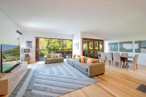 Hilltop Noosa Ocean Views, Noosa Heads - Accommodation Sunshine Coast 0