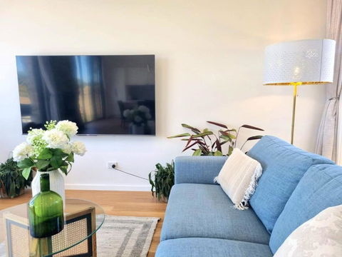 Hilltop Retreat Creswick - Accommodation Sunshine Coast 3
