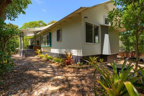 Ibis 15 - Accommodation Sunshine Coast 0