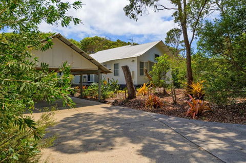 Ibis 15 - Accommodation Sunshine Coast 1