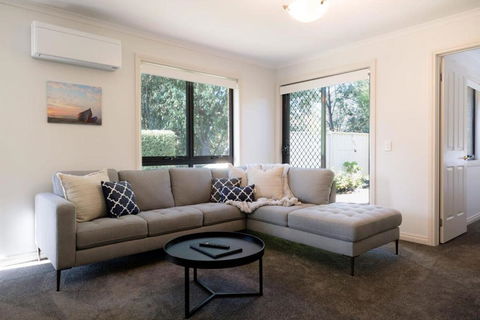 Homely Unit Located Near The City With Parking And Wifi - Accommodation Sunshine Coast 0