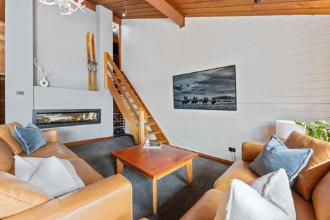Ibis On Lake Jindabyne - Accommodation Sunshine Coast 3