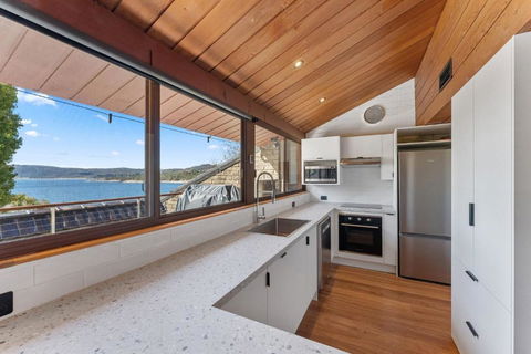 Ibis On Lake Jindabyne - Accommodation Sunshine Coast 2