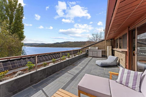 Ibis On Lake Jindabyne - Accommodation Sunshine Coast 1