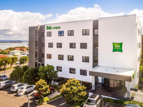 Ibis Styles The Entrance - Accommodation Sunshine Coast 0