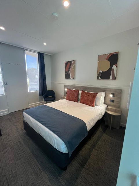 International Hotel Motel - Accommodation Sunshine Coast 0