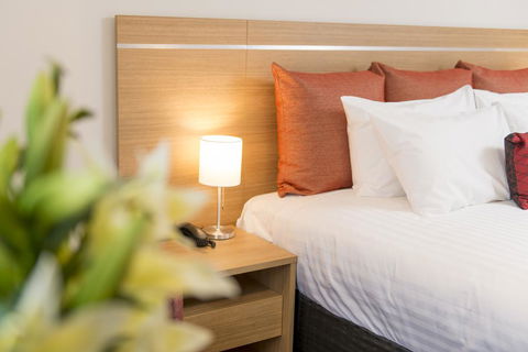 Adelaide Royal Coach - Accommodation Sunshine Coast 2