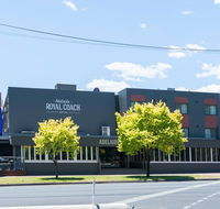 Adelaide Royal Coach - Accommodation Sunshine Coast