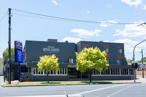 Adelaide Royal Coach - Accommodation Sunshine Coast 0