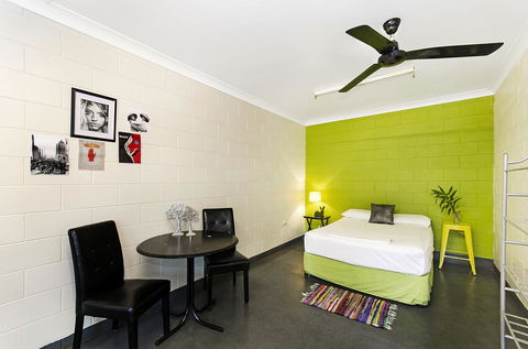 Adventurers Backpackers - Accommodation Sunshine Coast 2