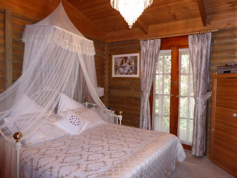 Aldgate Lodge Bed & Breakfast - Accommodation Sunshine Coast 2