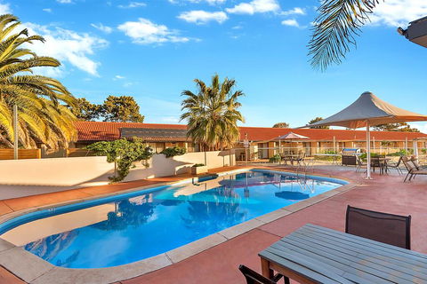 Alexander Motel Whyalla - Accommodation Sunshine Coast 1