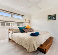 Alice's Palace 2-minute walk to lifeguard patrolled surf beach - Accommodation Sunshine Coast