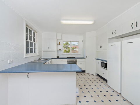 Allamanda House, 3 Willow Street - Accommodation Sunshine Coast 1