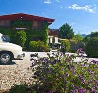 Alpenhorn Holiday Units - Accommodation Sunshine Coast