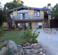 Alpine Apartment - Great location with views of Lake Jindabyne - Accommodation Sunshine Coast