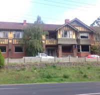 Alpine Retreat Hotel - Accommodation Sunshine Coast