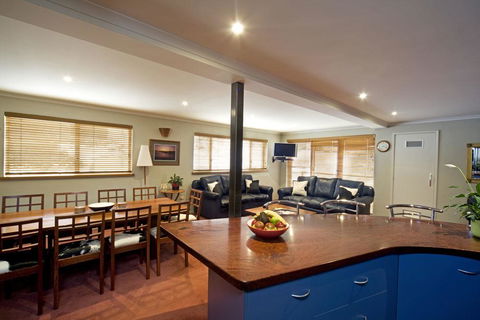 Alpine View Apartments - Accommodation Sunshine Coast 1