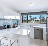 Amazing Modern Apartment on the Canal - Accommodation Sunshine Coast