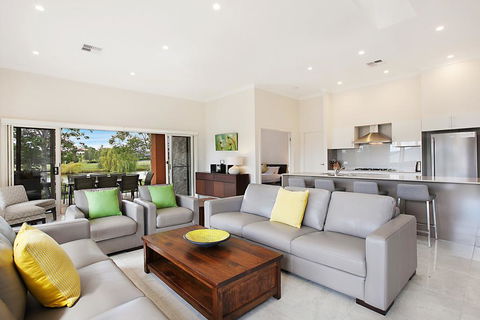 Amber Lakes - Accommodation Sunshine Coast 1