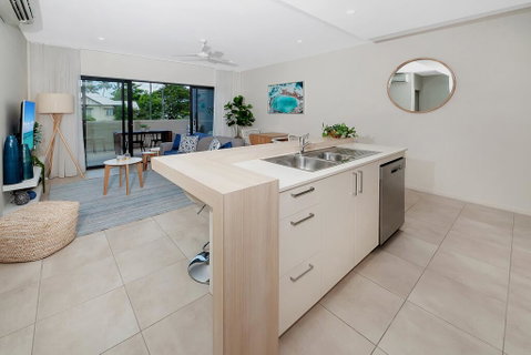 Apartment Close To The City Life On Lake 3 - Accommodation Sunshine Coast 3