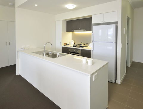 Apartments G60 Gladstone - Accommodation Sunshine Coast 3