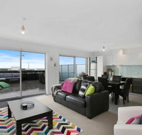 APOLLO 13 PENTHOUSE - free wifi  huge terrace - Accommodation Sunshine Coast