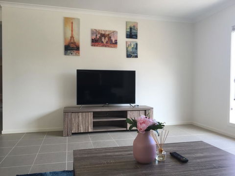 Apple House Point Cook - Accommodation Sunshine Coast 1