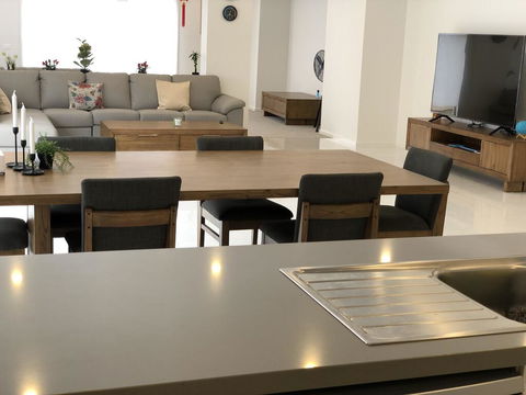 Apple House Upper Point Cook - Accommodation Sunshine Coast 2