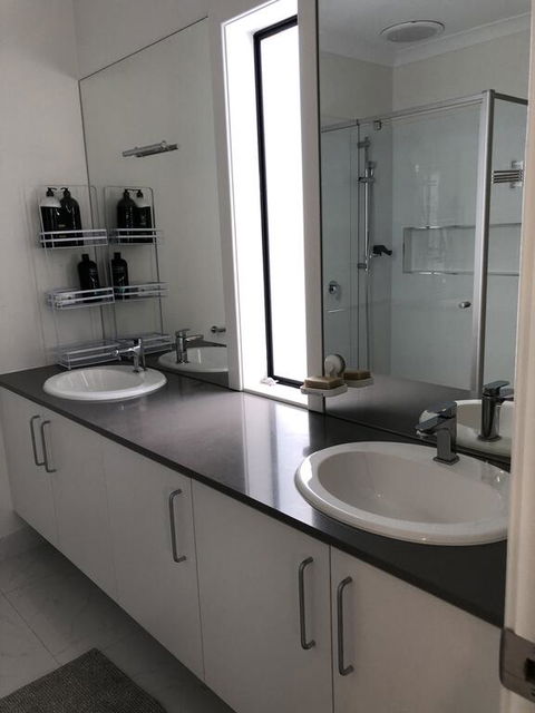 Apple House Upper Point Cook - Accommodation Sunshine Coast 3