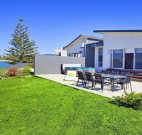 Aqua - views over jones beach - Accommodation Sunshine Coast