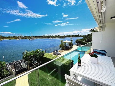 Aqua Linea - Accommodation Sunshine Coast 1