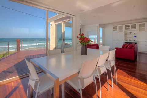 Aqua Luna - Accommodation Sunshine Coast 2