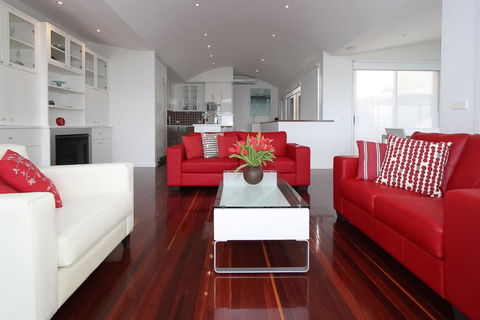 Aqua Luna - Accommodation Sunshine Coast 0