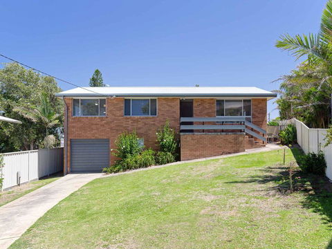 Argyle Cottage' 41 Argyle Avenue - Great Family Home For Holidays - Accommodation Sunshine Coast 0