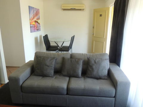 Argyle Terrace Motor Inn - Accommodation Sunshine Coast 1
