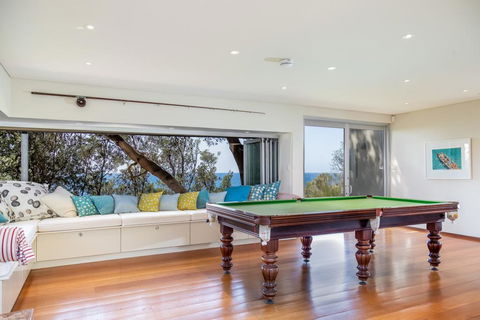 ARGYLL MOLLYMOOK - Absolute Waterfront - Accommodation Sunshine Coast 3