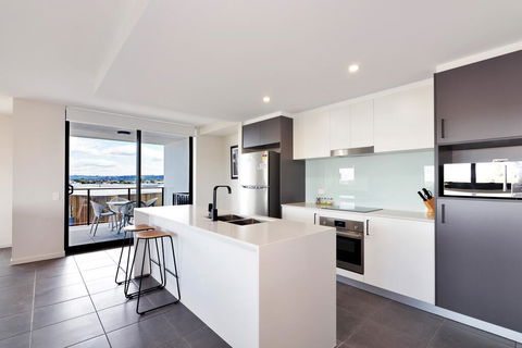 Arise Hedge - Accommodation Sunshine Coast 2