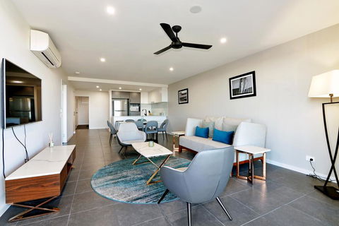 Arise Hedge - Accommodation Sunshine Coast 3