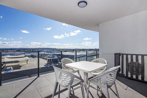 Arise Hedge - Accommodation Sunshine Coast 1