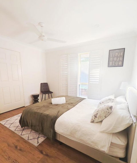 Luxury 3 BR House Near EMP - Accommodation Sunshine Coast 0