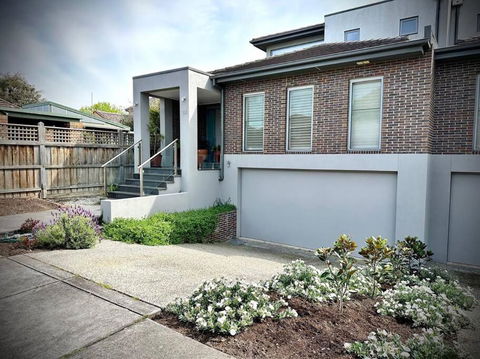 Luxury Bayside Townhouse With Pool And Spa - Accommodation Sunshine Coast 0