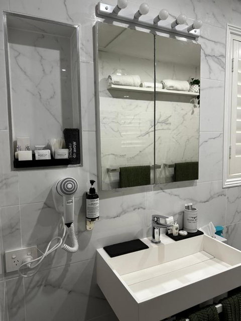 Luxury Boutique Self-Contained Private Granny Flat - Accommodation Sunshine Coast 3