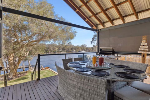 Luxury Riverside Escape With Private Jetty On The Murray River - Accommodation Sunshine Coast 2